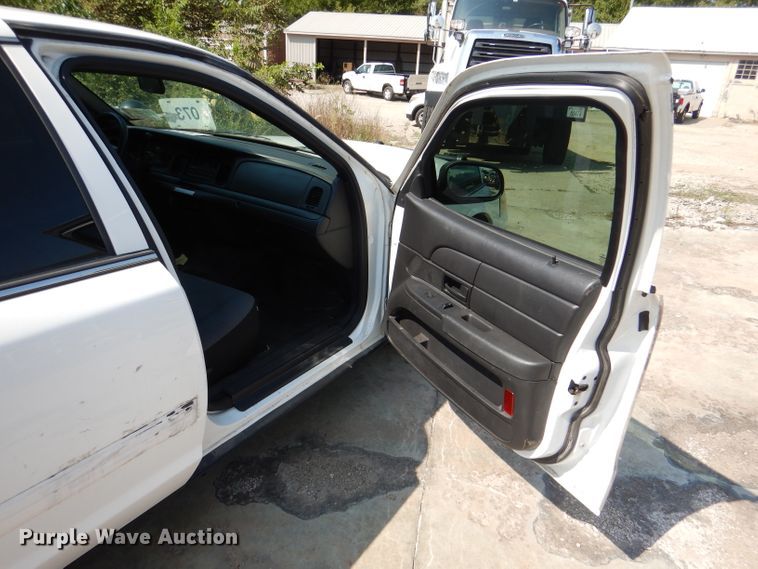 image for item DM1492 2010 Ford Crown Victoria Police Interceptor