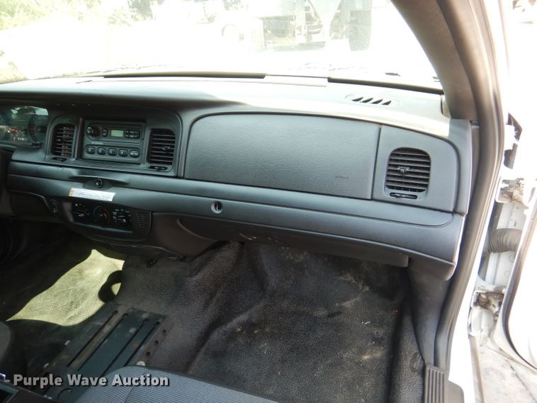 image for item DM1492 2010 Ford Crown Victoria Police Interceptor