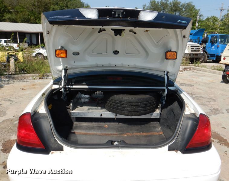 image for item DM1492 2010 Ford Crown Victoria Police Interceptor