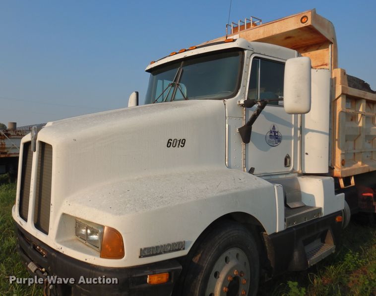 image for item DM5070 1993 Kenworth T600  dump truck