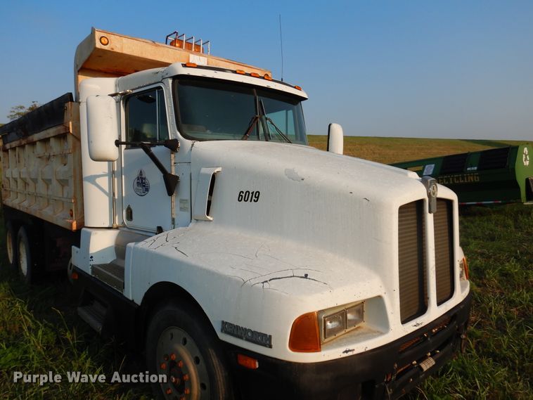 image for item DM5070 1993 Kenworth T600  dump truck