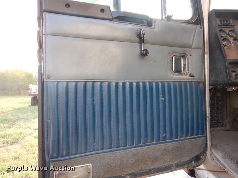 image for item DM5070 1993 Kenworth T600  dump truck