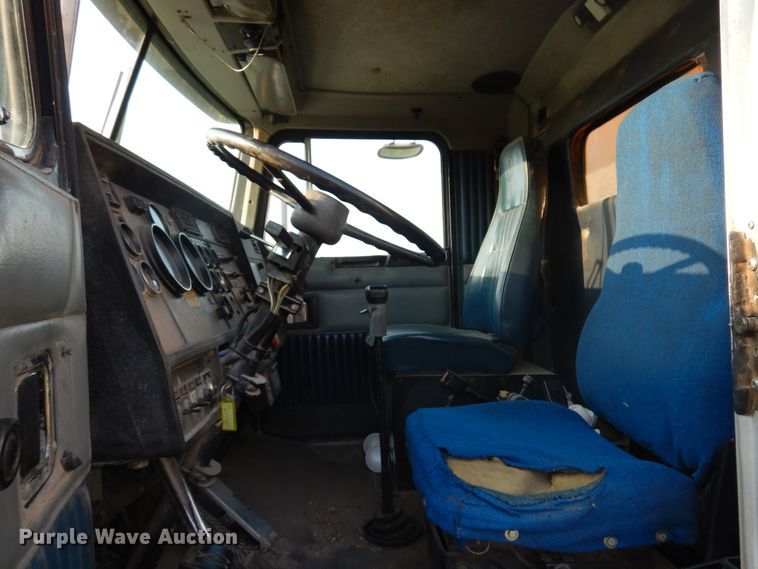 image for item DM5070 1993 Kenworth T600  dump truck