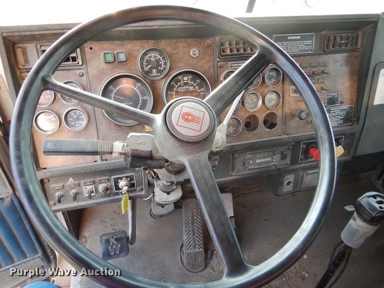 image for item DM5070 1993 Kenworth T600  dump truck