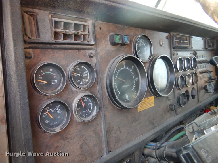 image for item DM5070 1993 Kenworth T600  dump truck