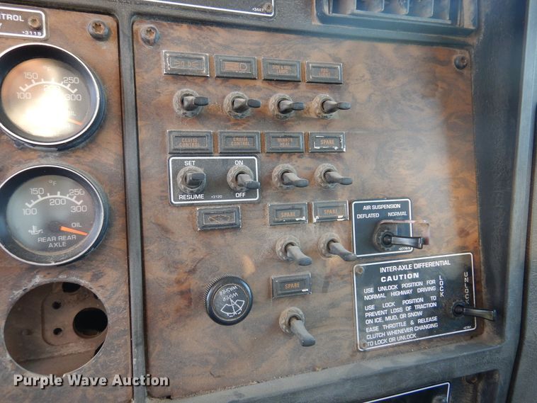 image for item DM5070 1993 Kenworth T600  dump truck