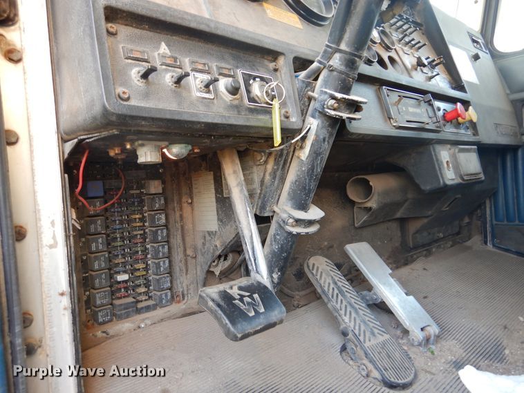 image for item DM5070 1993 Kenworth T600  dump truck