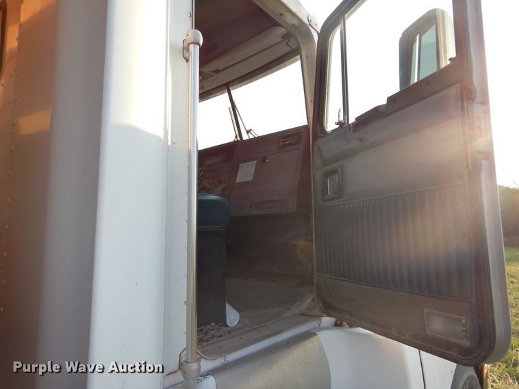 image for item DM5070 1993 Kenworth T600  dump truck