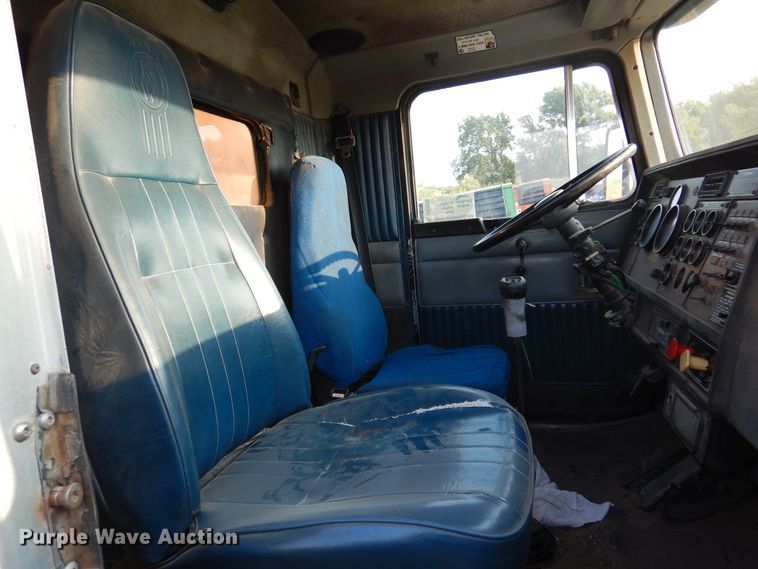 image for item DM5070 1993 Kenworth T600  dump truck