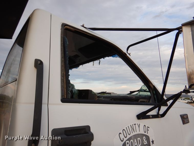 image for item DM6409 1999 Chevrolet C7500  dump truck