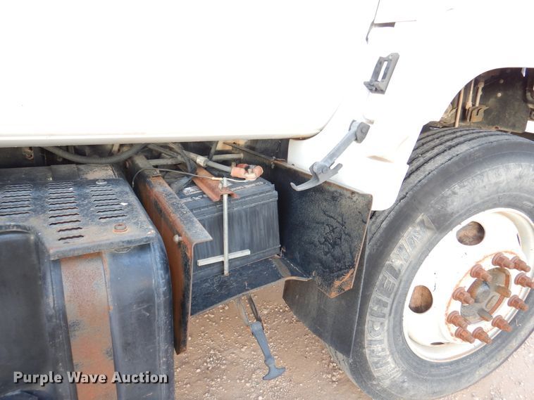 image for item DM6409 1999 Chevrolet C7500  dump truck