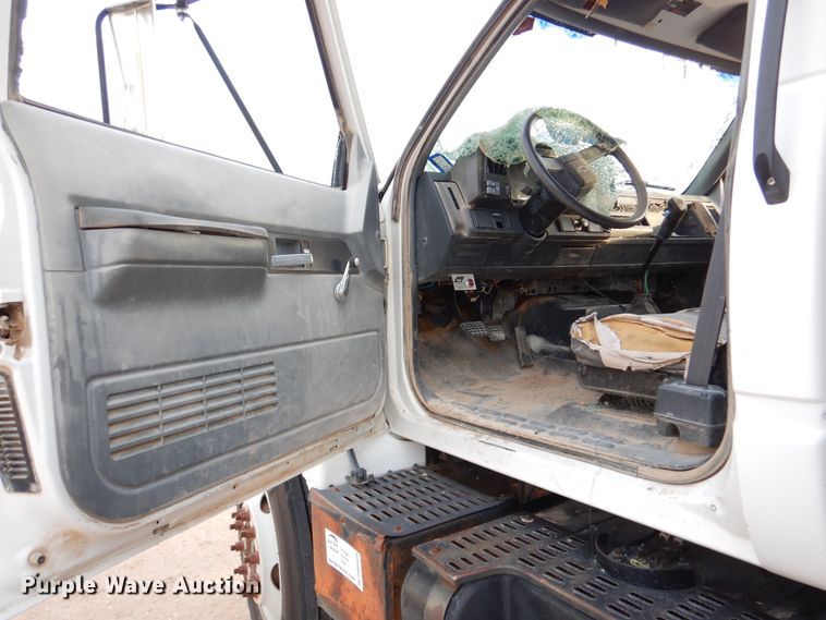 image for item DM6409 1999 Chevrolet C7500  dump truck