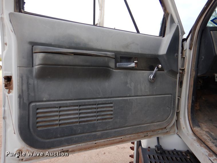 image for item DM6409 1999 Chevrolet C7500  dump truck