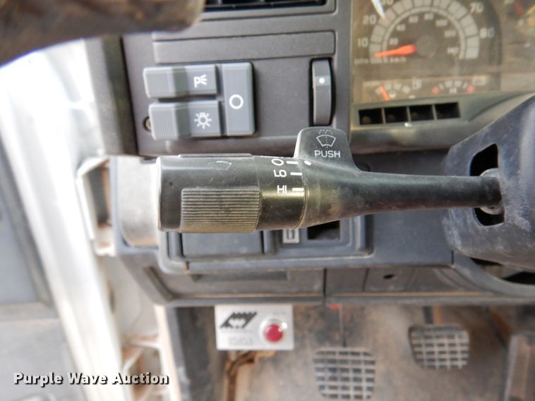 image for item DM6409 1999 Chevrolet C7500  dump truck