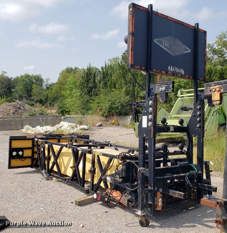 image for item IC9898 Energy Absorption Systems  crash attenuator