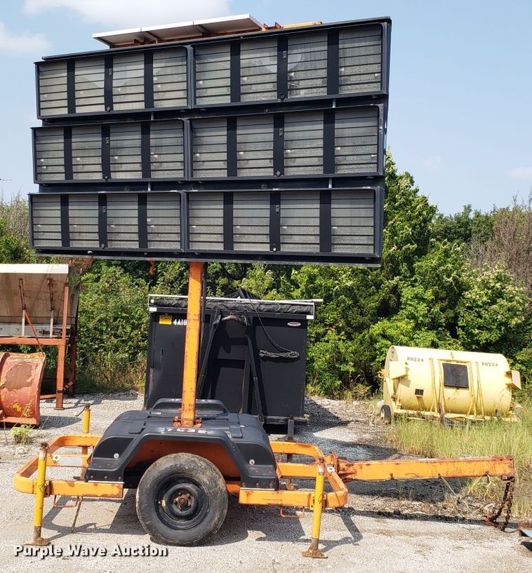 Addco message board trailer in Kansas City, MO Item IC9903 sold
