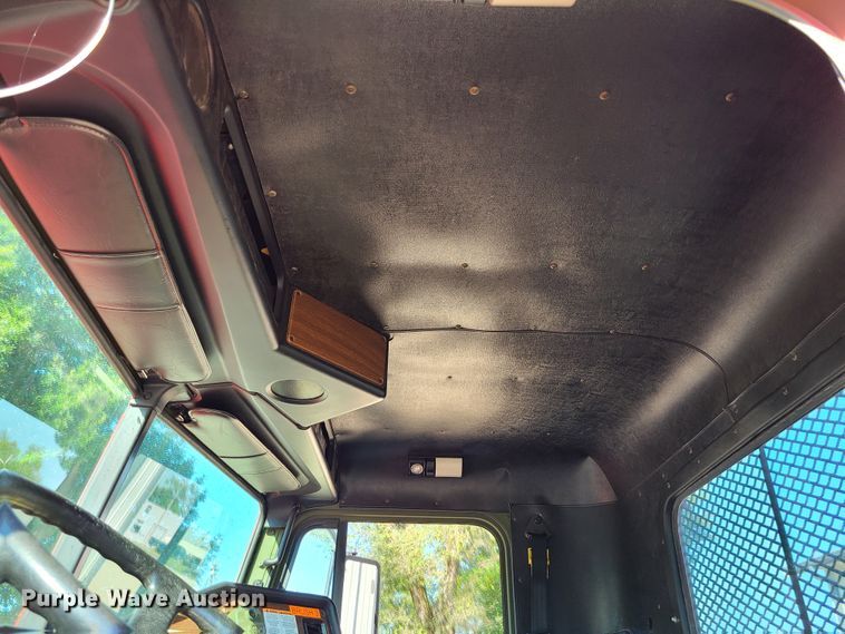 image for item IC9971 2010 Freightliner FLD120  water truck