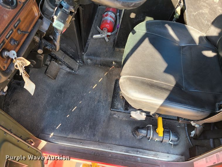 image for item IC9971 2010 Freightliner FLD120  water truck