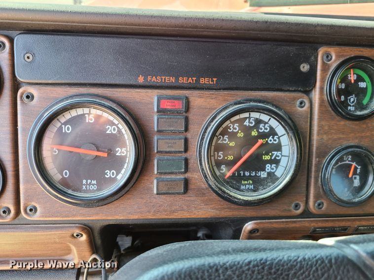 image for item IC9971 2010 Freightliner FLD120  water truck