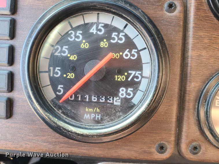 image for item IC9971 2010 Freightliner FLD120  water truck