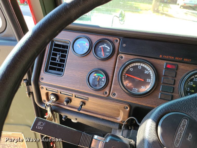 image for item IC9971 2010 Freightliner FLD120  water truck