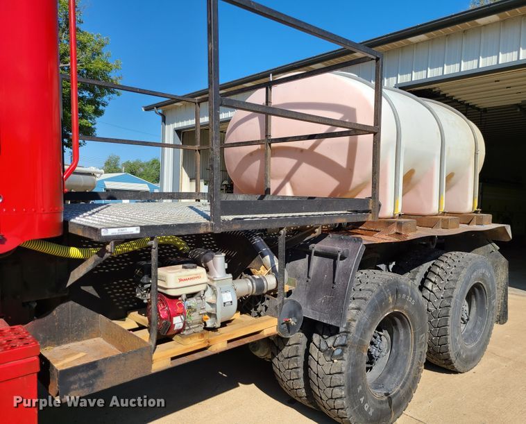 image for item IC9971 2010 Freightliner FLD120  water truck