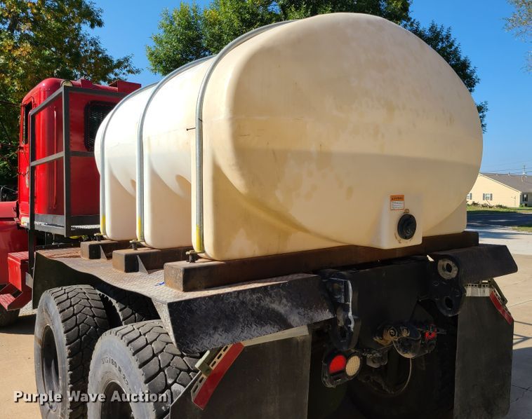 image for item IC9971 2010 Freightliner FLD120  water truck