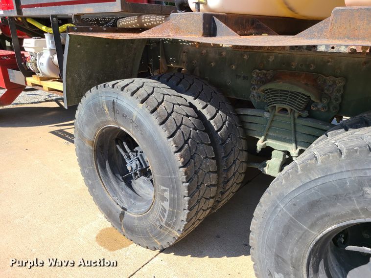 image for item IC9971 2010 Freightliner FLD120  water truck