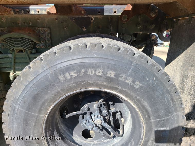 image for item IC9971 2010 Freightliner FLD120  water truck