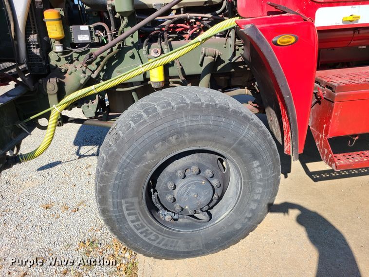 image for item IC9971 2010 Freightliner FLD120  water truck