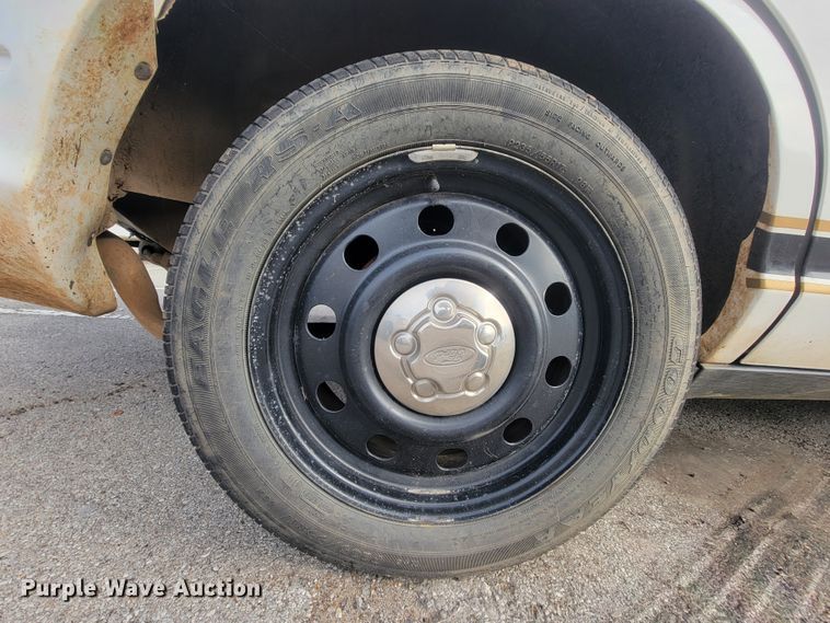 image for item IE9258 2011 Ford Crown Victoria Police Interceptor