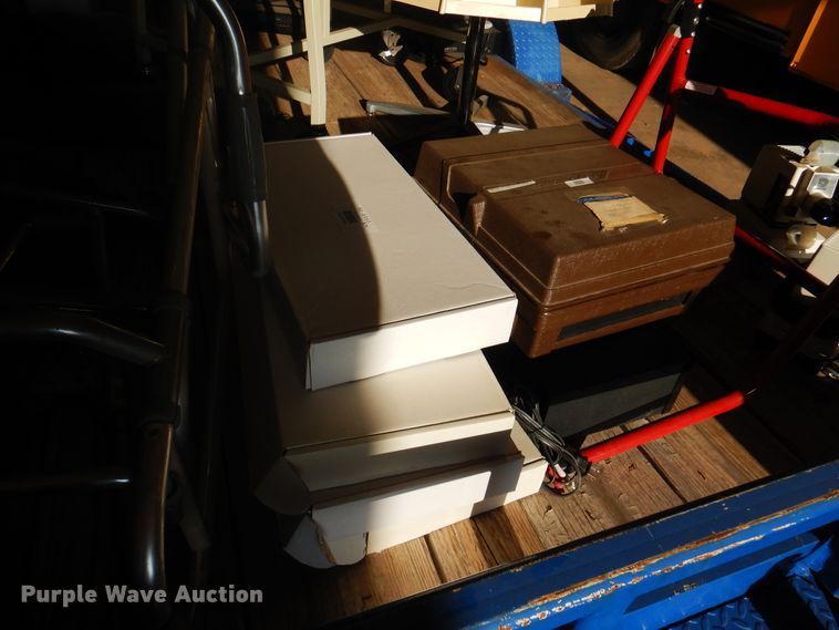 image for item IJ9462 Office supplies and equipment