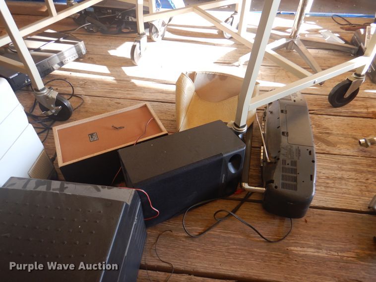 image for item IJ9462 Office supplies and equipment