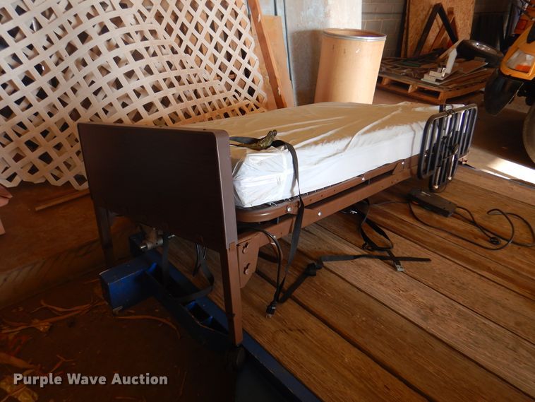 image for item IJ9462 Office supplies and equipment