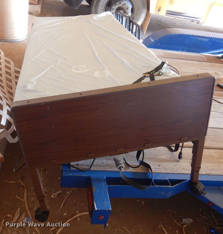 image for item IJ9462 Office supplies and equipment