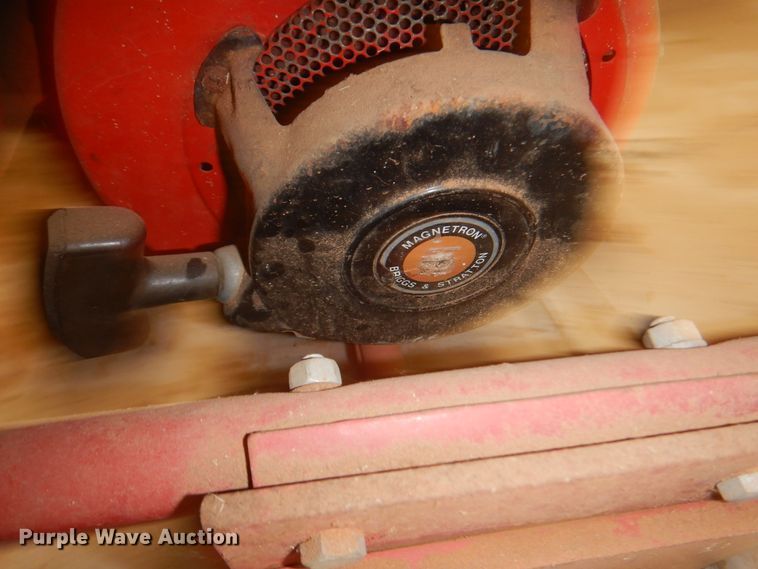 image for item IJ9468 Lawn and garden equipment