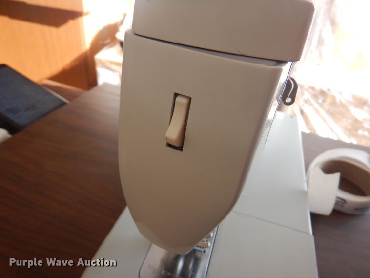 image for item IJ9470 (14) Bernina 200R sewing machines