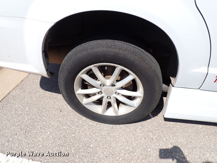 image for item IN9617 2015 Dodge Grand Caravan  handicap accessible van