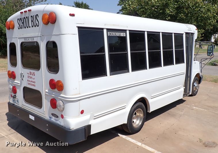 image for item IN9618 2005 Chevrolet Express G3500  shuttle bus