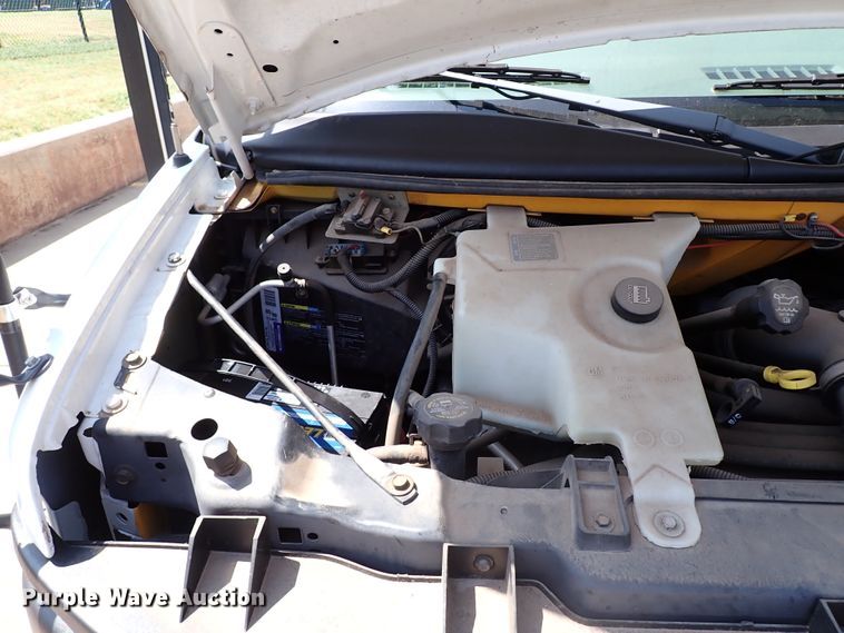 image for item IN9618 2005 Chevrolet Express G3500  shuttle bus