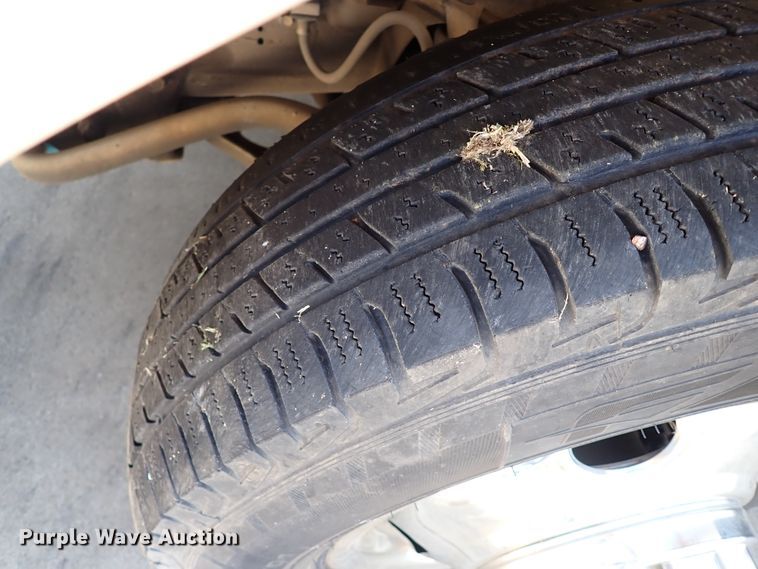 image for item IN9618 2005 Chevrolet Express G3500  shuttle bus