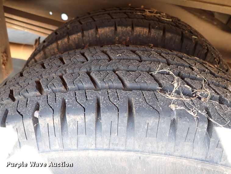 image for item IN9618 2005 Chevrolet Express G3500  shuttle bus