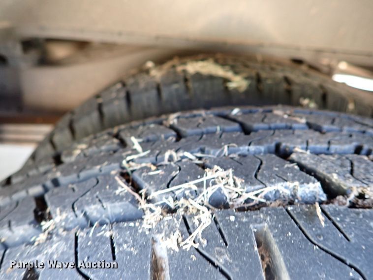 image for item IN9618 2005 Chevrolet Express G3500  shuttle bus