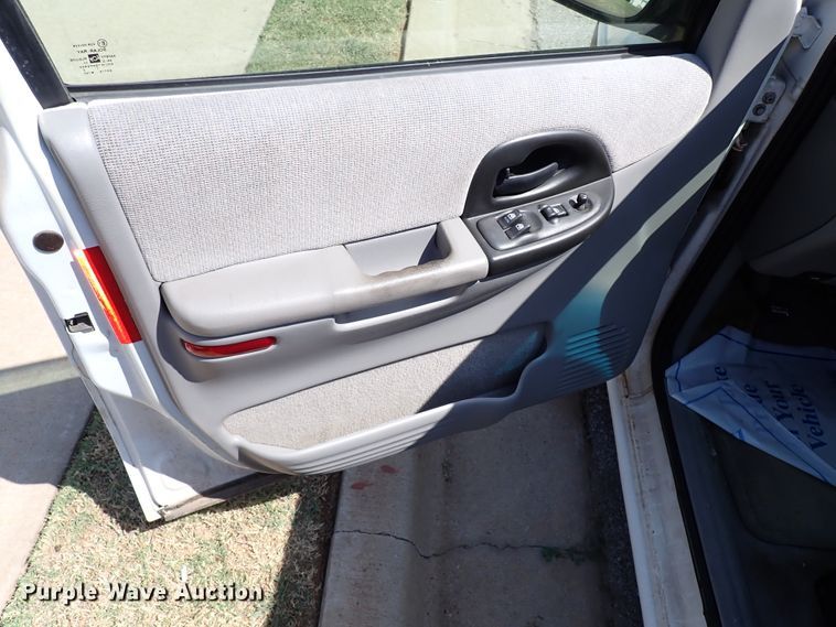 image for item IN9619 2000 Chevrolet Venture  van