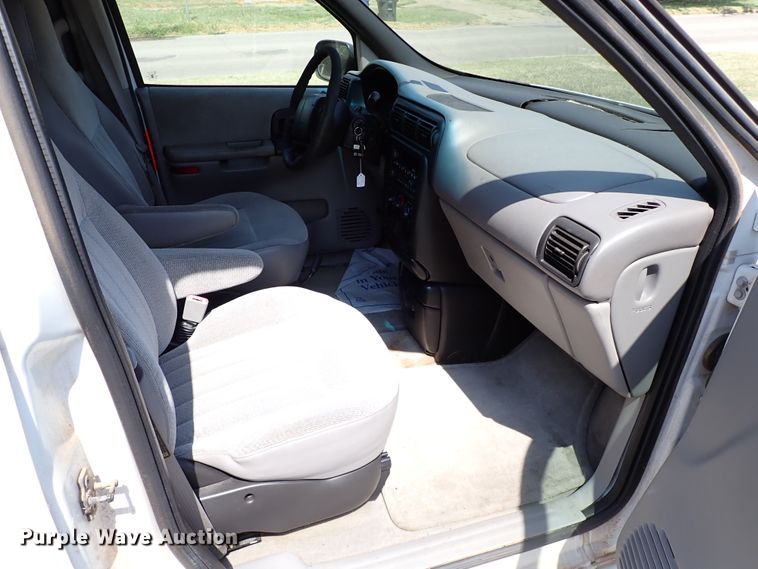 image for item IN9619 2000 Chevrolet Venture  van