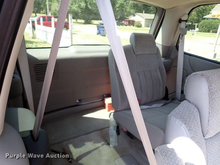 image for item IN9619 2000 Chevrolet Venture  van