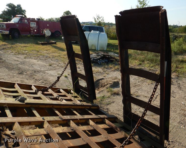 image for item IR9110 1992 Belshe T24  equipment trailer