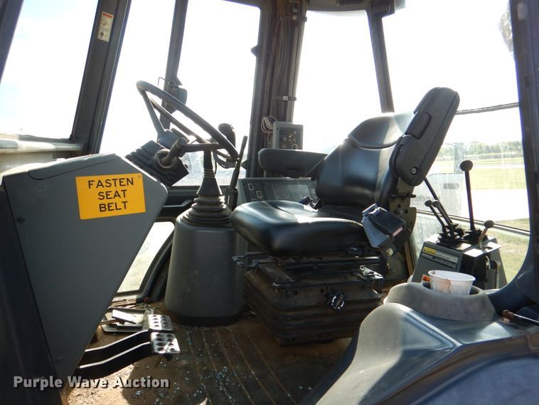 image for item IR9124 1998 Case 580L Series 2  backhoe