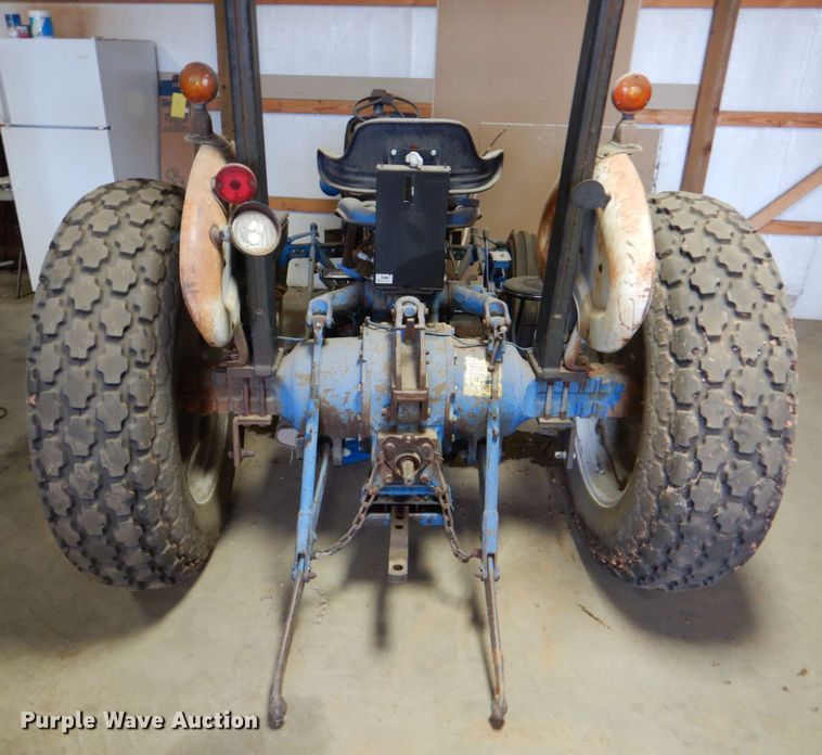 image for item IR9125 Ford 2910  tractor