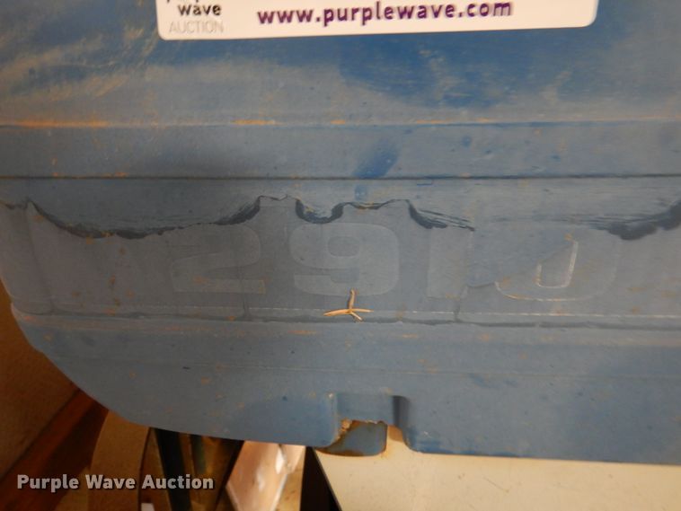 image for item IR9125 Ford 2910  tractor